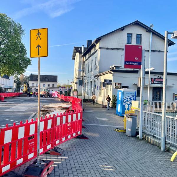 Die Umgestaltung des Bahnhofsvorplatzes in Leichlingen beginnt.