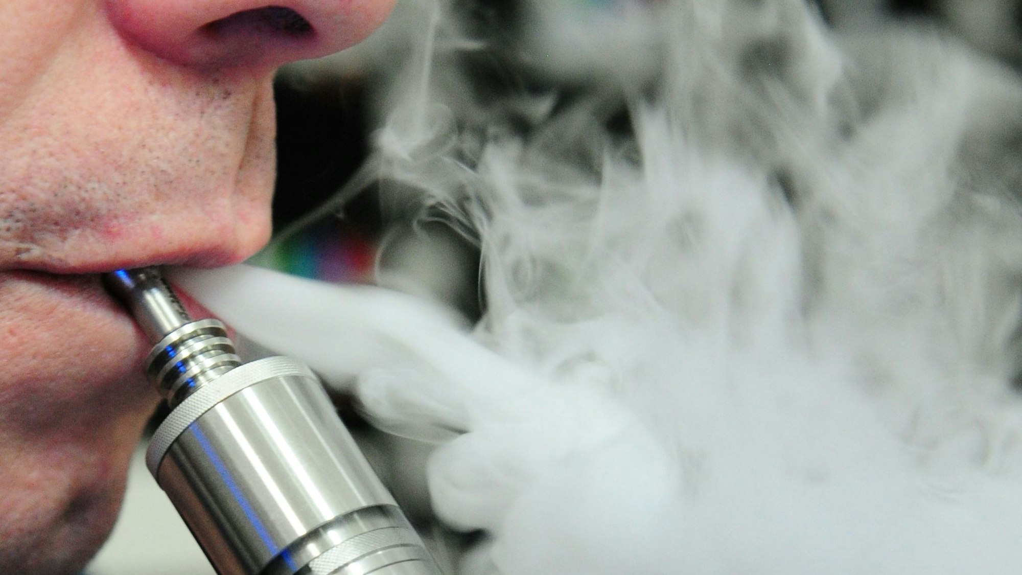 Jede Menge Qualm: Der Nichtraucherschutz soll in NRW jetzt auch für E-Zigaretten gelten.