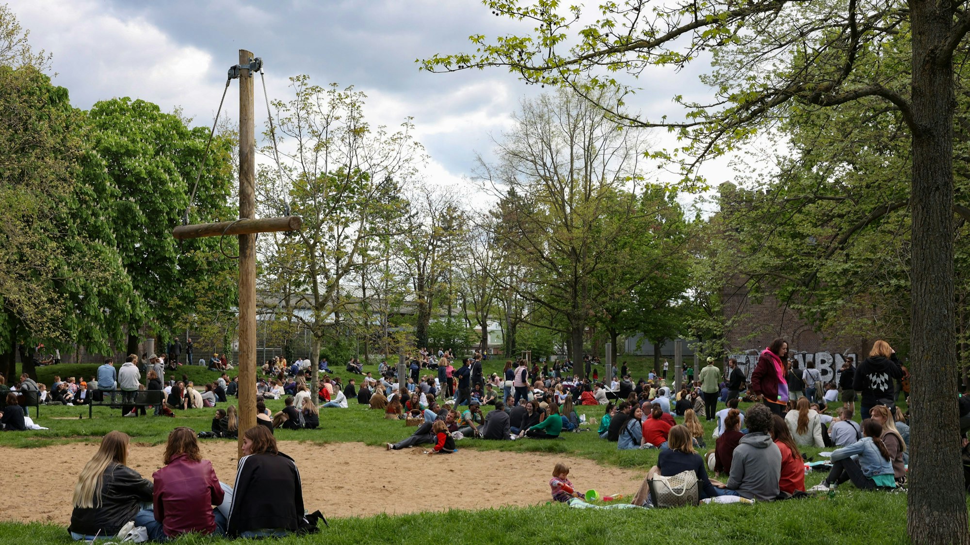 Viele Menschen zur c/o Pop im Leo-Amann Park. (Archivbild)