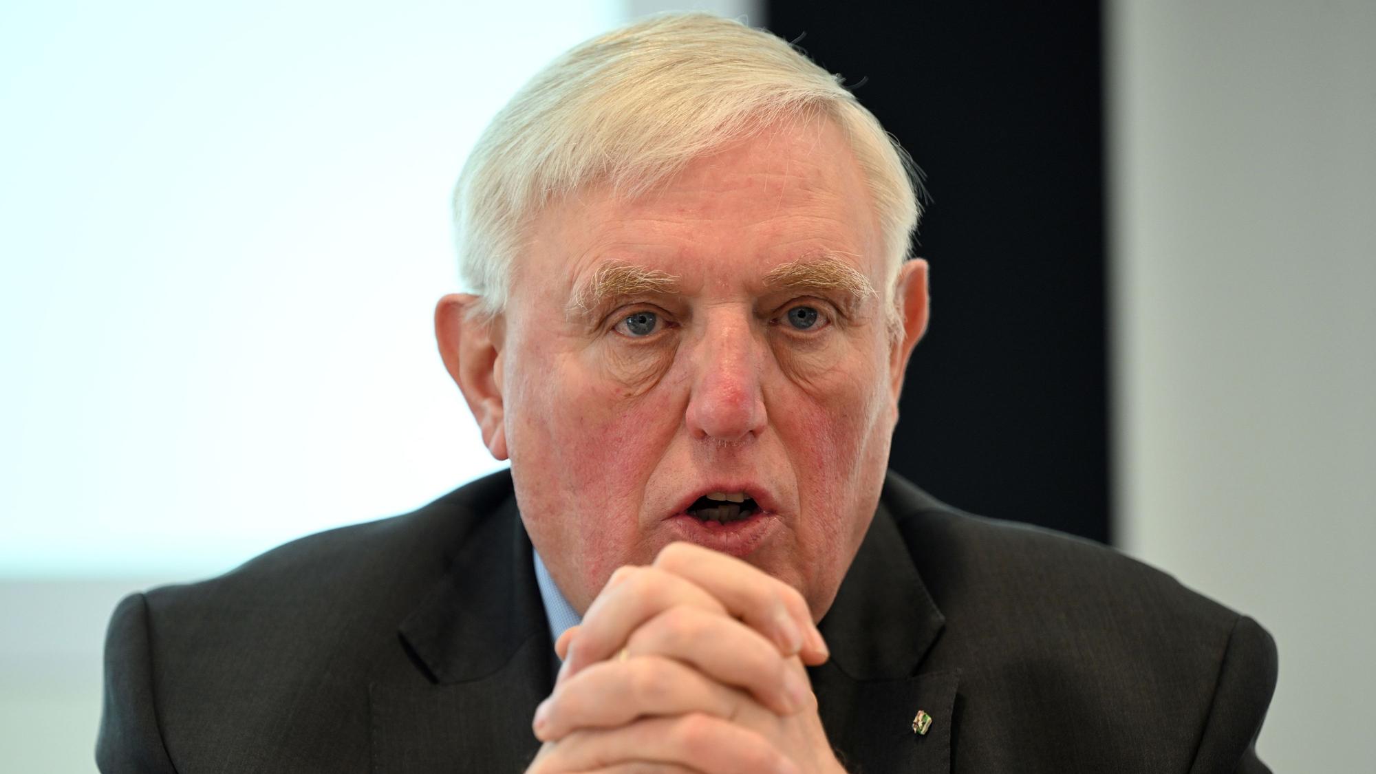 Karl-Josef Laumann (CDU), nordrhein-westfälischer Gesundheitsminister, will Lücken beim Nichtraucherschutz schließen.