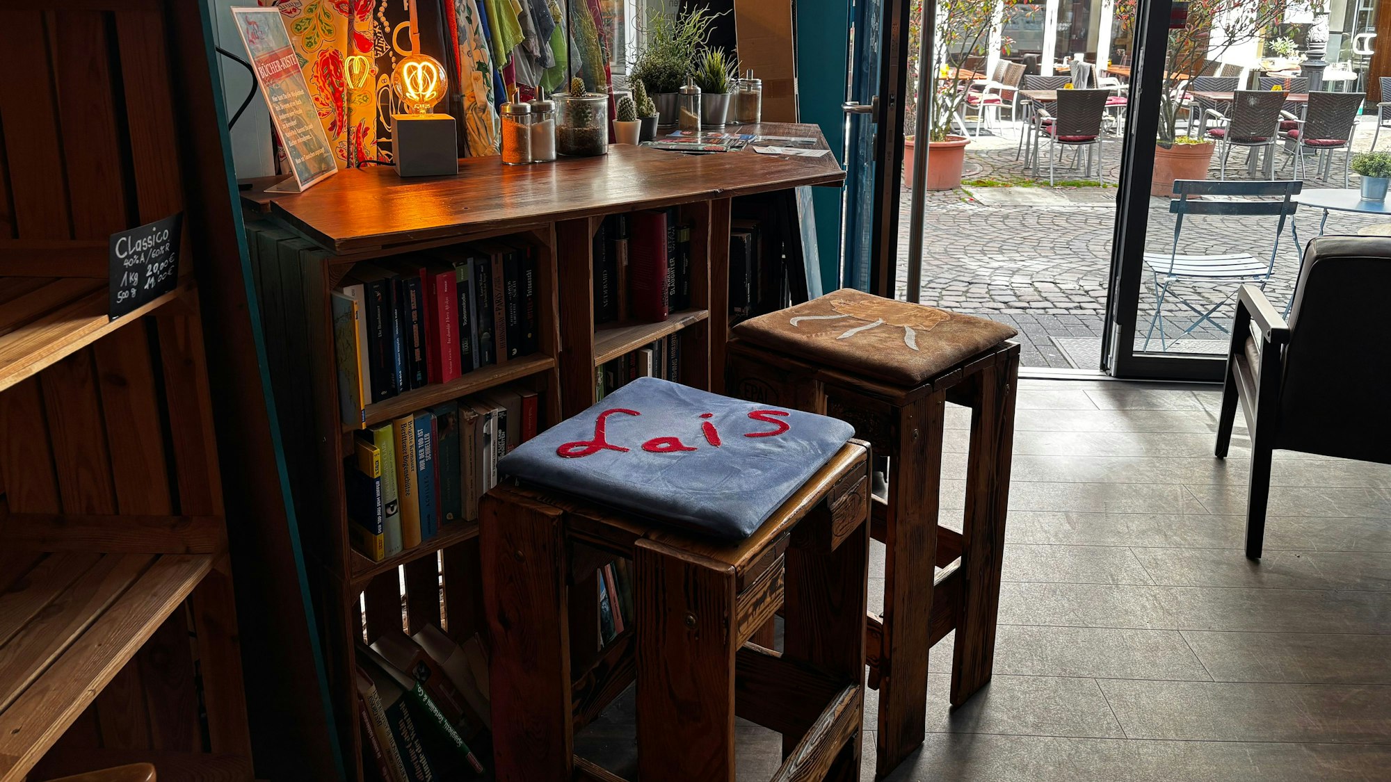 Blick in den vorderen Bereich des Espressostudios.