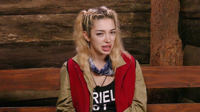 Ariel, hier in der letzten Dschungelcamp-Staffel, ist normalerweise mit langen blonden Haaren zu sehen. (Bild: RTL)