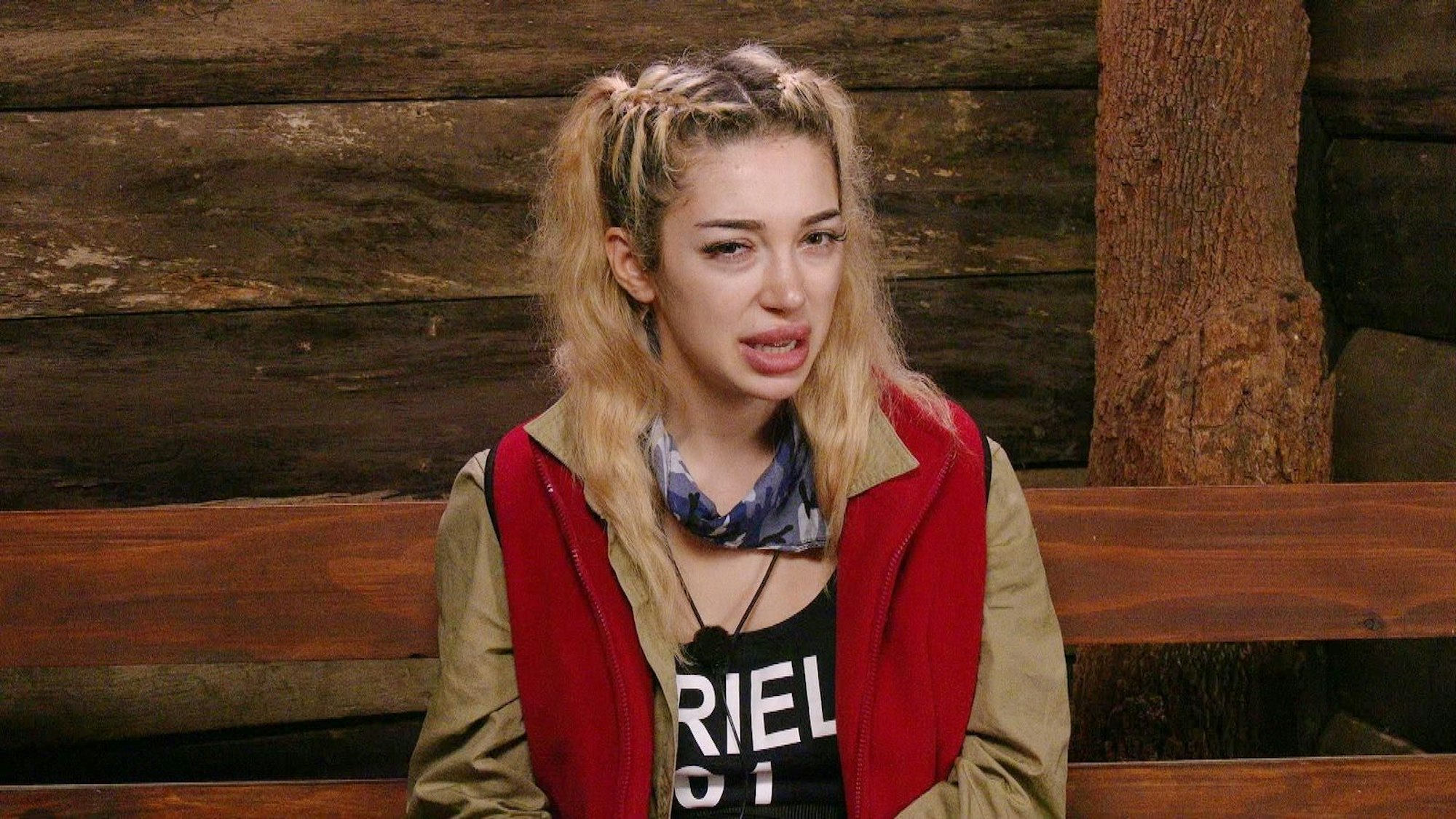 Ariel, hier in der letzten Dschungelcamp-Staffel, ist normalerweise mit langen blonden Haaren zu sehen. (Bild: RTL)