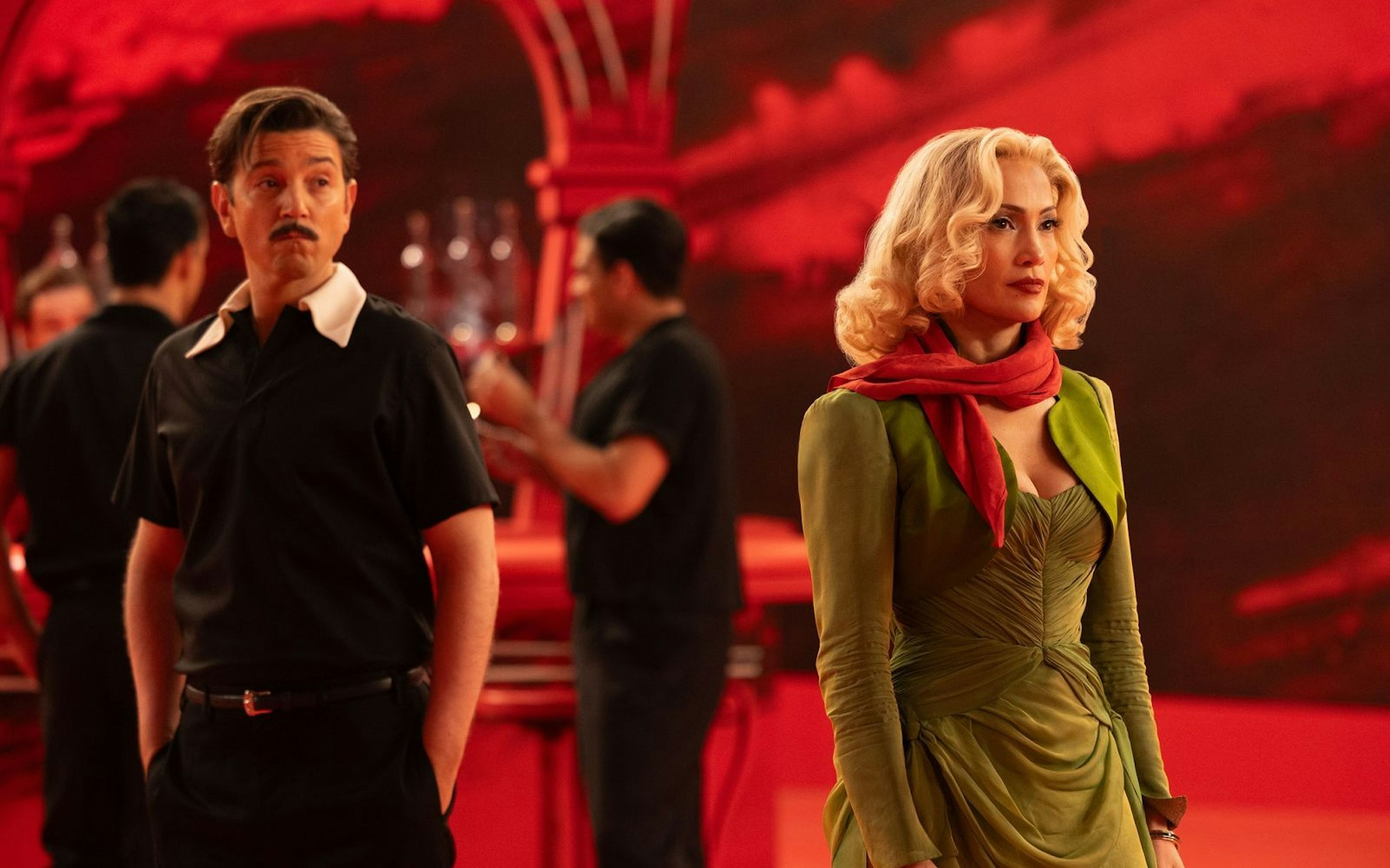 In der neuen Verfilmung von Manuel Puigs Kultroman „Der Kuss der Spinnenfrau“ spielen Diego Luna und Jennifer Lopez die Hauptrollen. (Bild: 2026 Sony Pictures Entertainment)