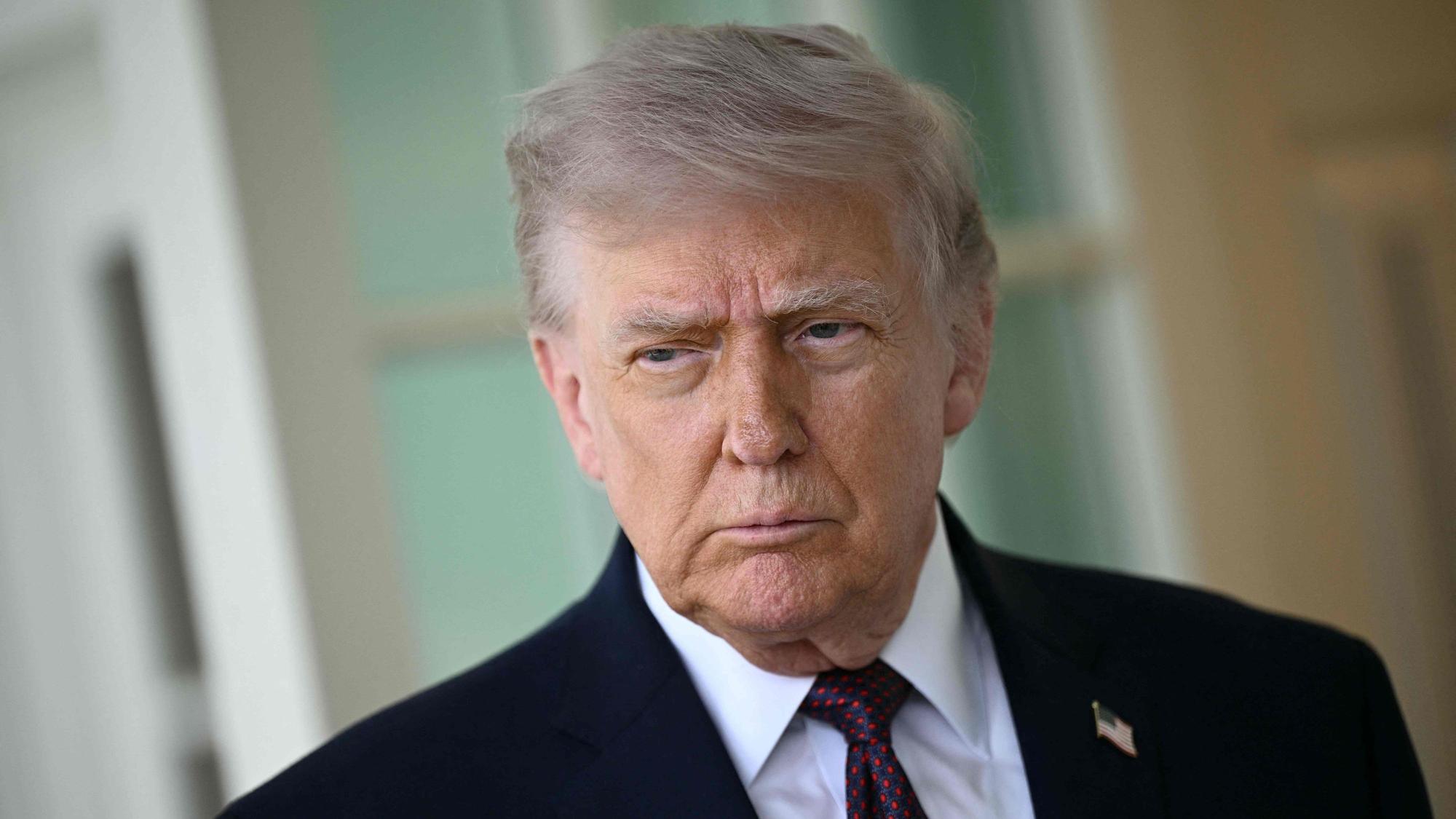 Donald Trump (hier am 13. April) hat erneut mit einem Jesus-Bild provoziert.