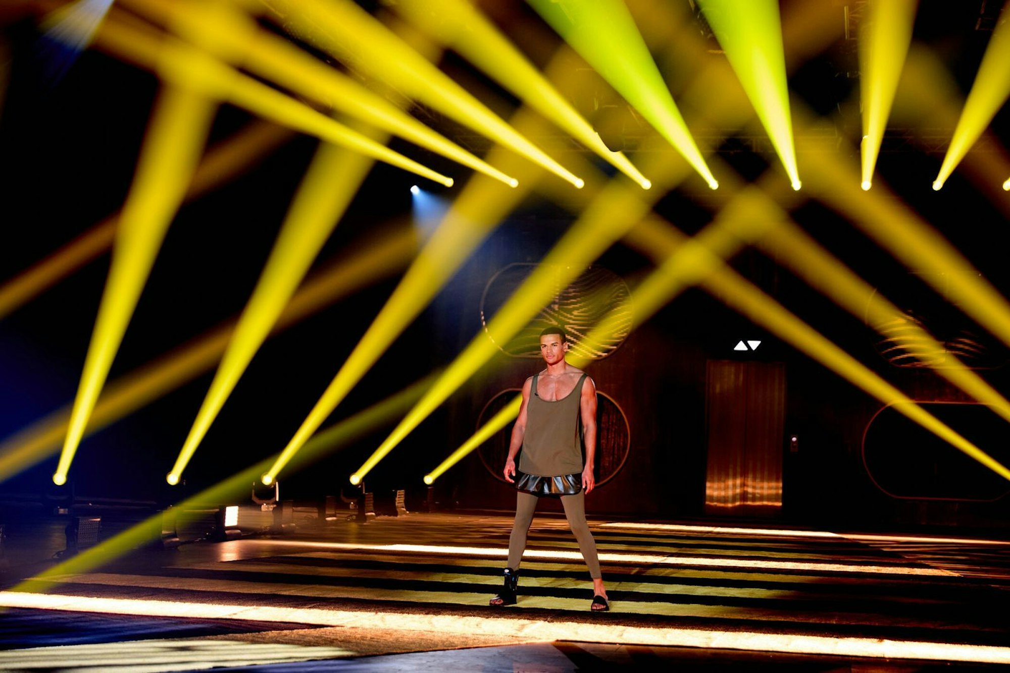 Boureima macht so viele Patzer, dass Heidi Klum ihm kein Foto geben kann. (Bild: ProSieben/Max Montgomery)