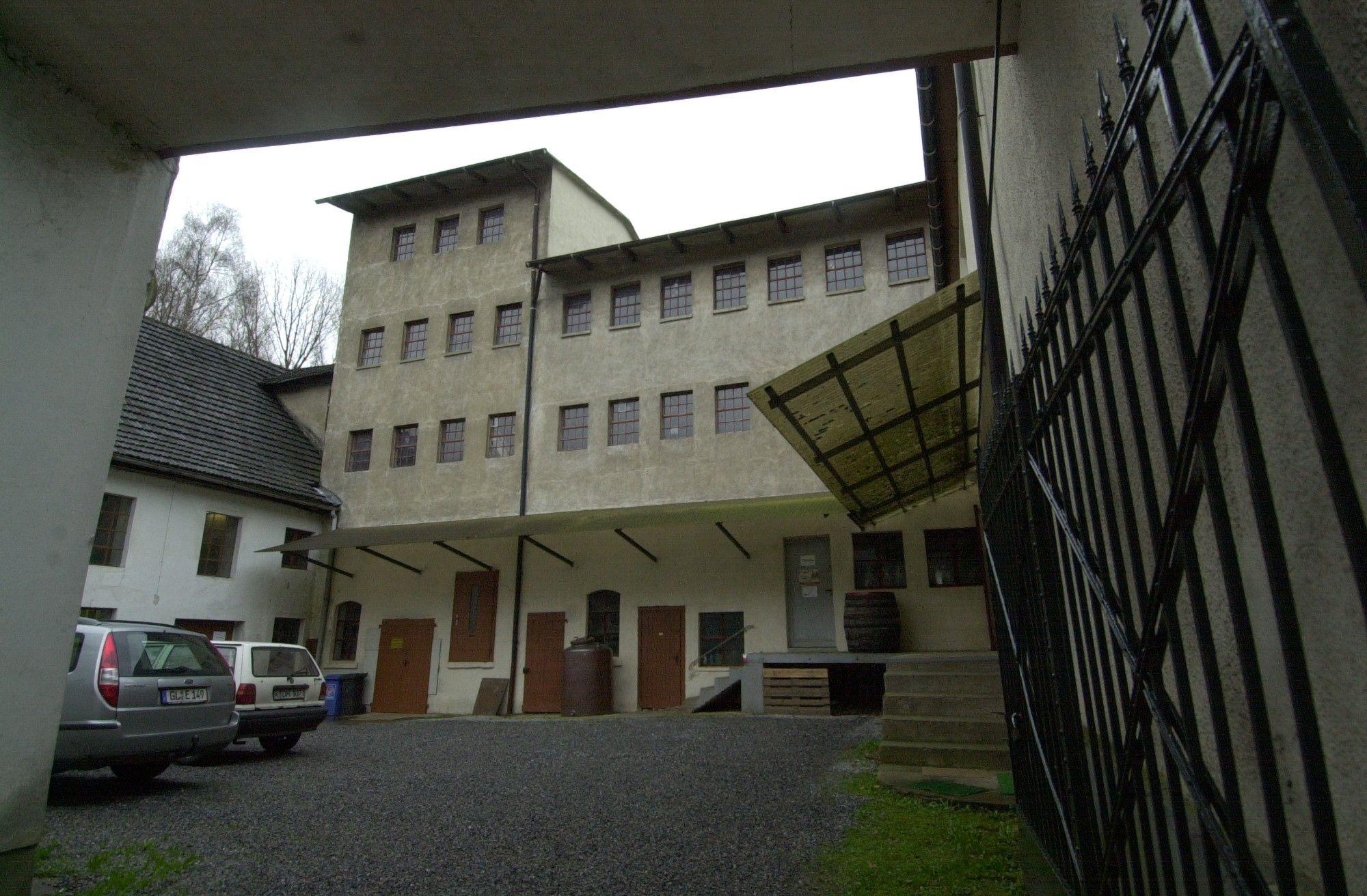 Die Grunder Mühle war eine Kornbrennerei: Inhaber Ernst-Peter Esser produzierte den Grunder Korn Archivbild: Bild: Ralf Krieger