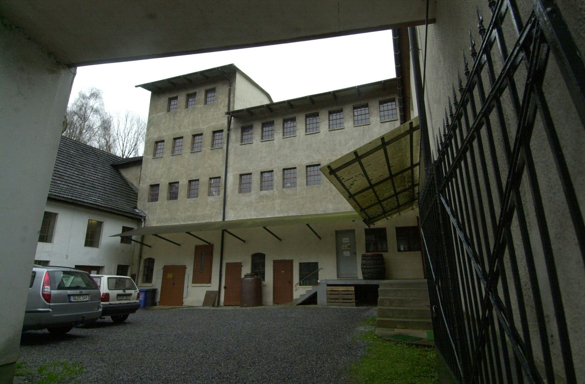 Die Grunder Mühle war eine Kornbrennerei: Inhaber Ernst-Peter Esser produzierte den Grunder Korn Archivbild: Bild: Ralf Krieger