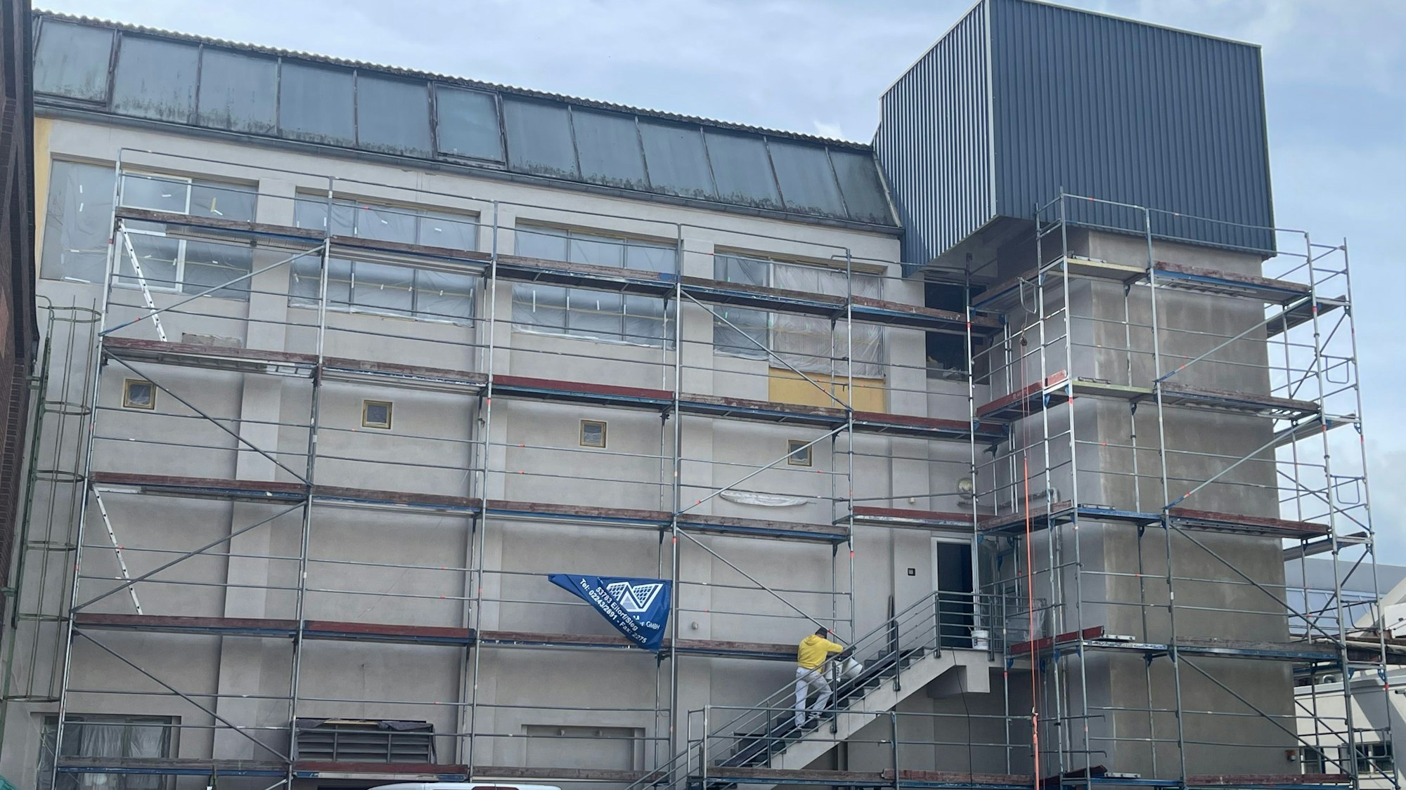 Die Renovierung eines Hallenteils ist bereits weit fortgeschritten.