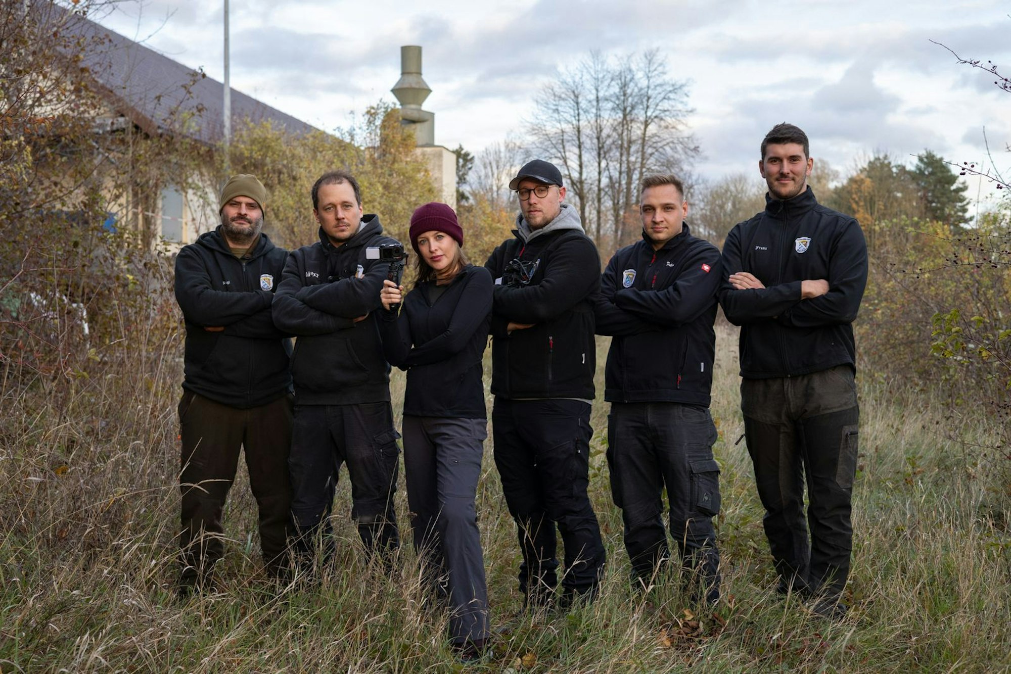 Julia „Tschuggi“ Nageler hat sich den Unterföhringer Burschen angeschlossen. (Bild: BR/EndemolShine Germany/Jonas Mertens)