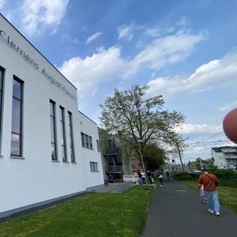 Zu sehen ist das Clemens-August-Forum.