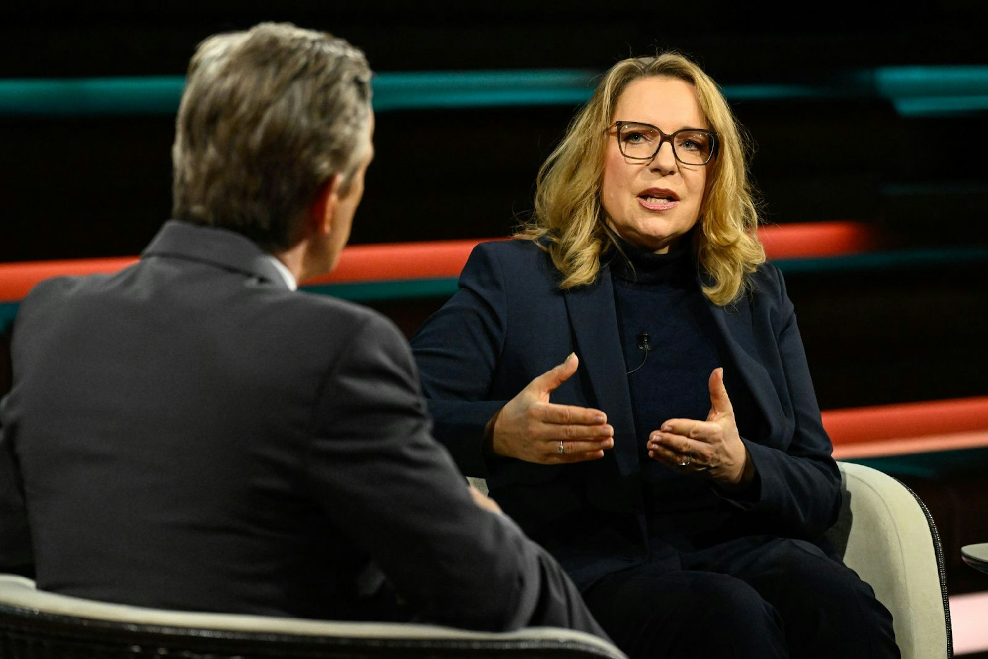 Energieökonomin Claudia Kemfert forderte am Mittwochabend einen stärkeren Fokus auf erneuerbare Energien. (Bild: ZDF / Markus Hertrich)