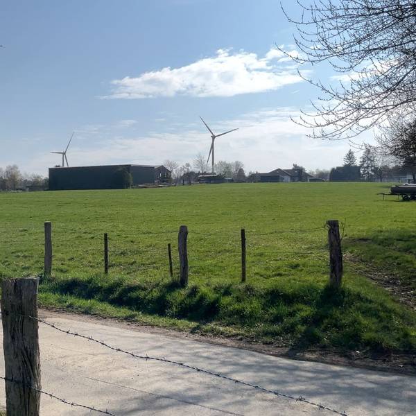 Visualisierungen von Windkraftanlagen auf dem Dachsberg von Orscheid aus gesehen.