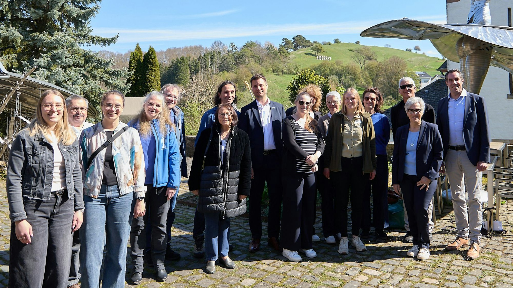 Die Organisatoren des Aktionstags "Zu Gast in der eigenen Heimat" beim Termin in Eiserfey.