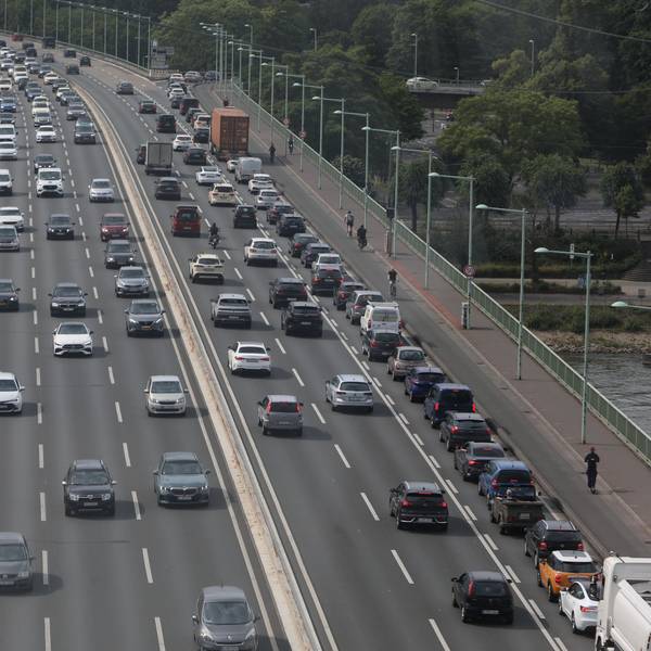 Die Zoobrücke gehört zu den Hauptverkehrsachsen in Köln