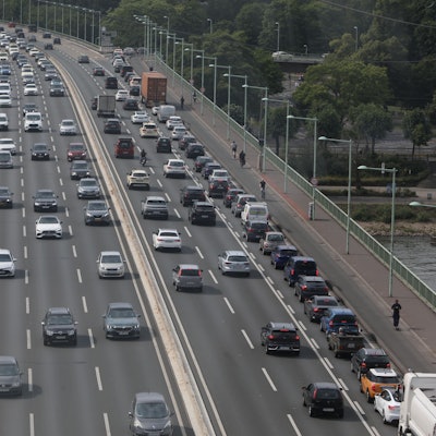 Die Zoobrücke gehört zu den Hauptverkehrsachsen in Köln
