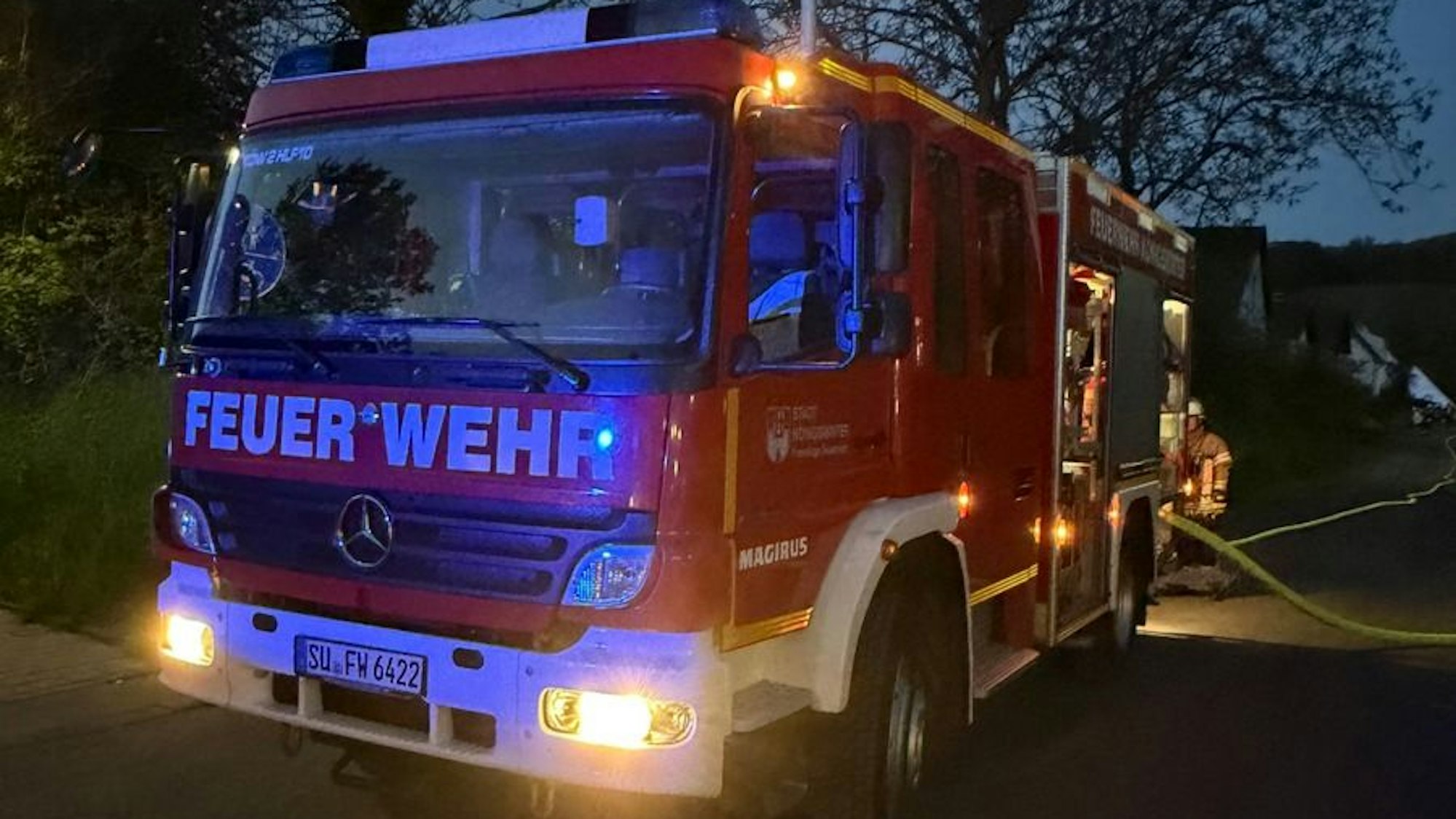 Brennende Gartenhütte in Königswinter-Oberdollendorf.