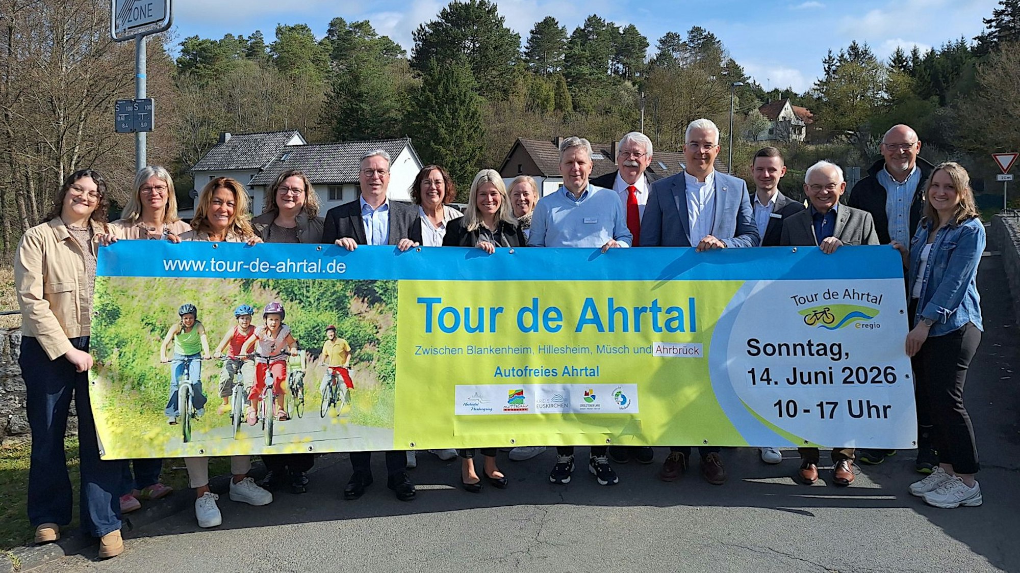 Das Bild zeigt diie Organisatoren der Tour de Ahrtal.