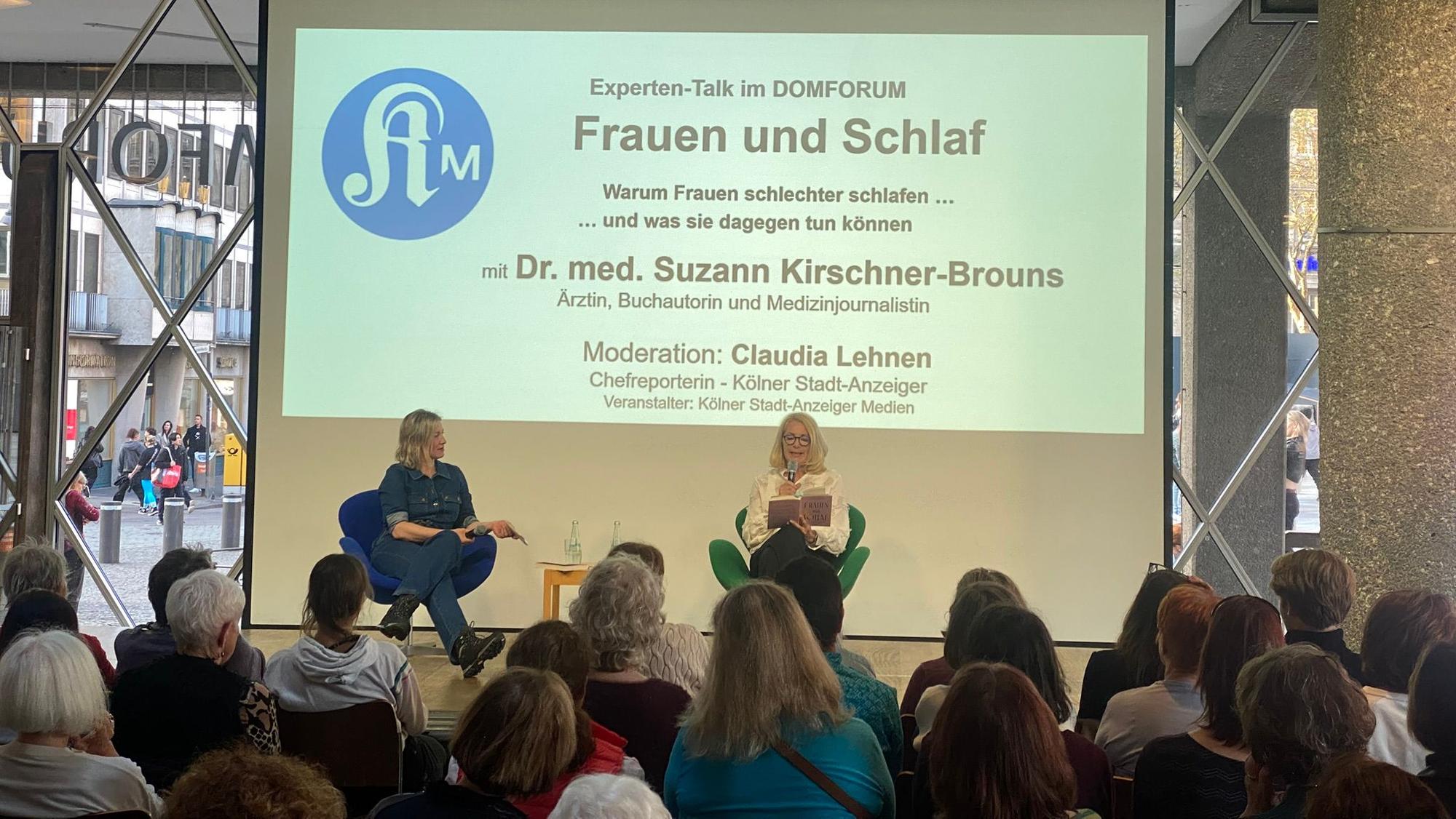 Medizintalk „Frauen und Schlaf“ mit Suzann Kirschner-Brouns (r) und Moderatorin Claudia Lehnen