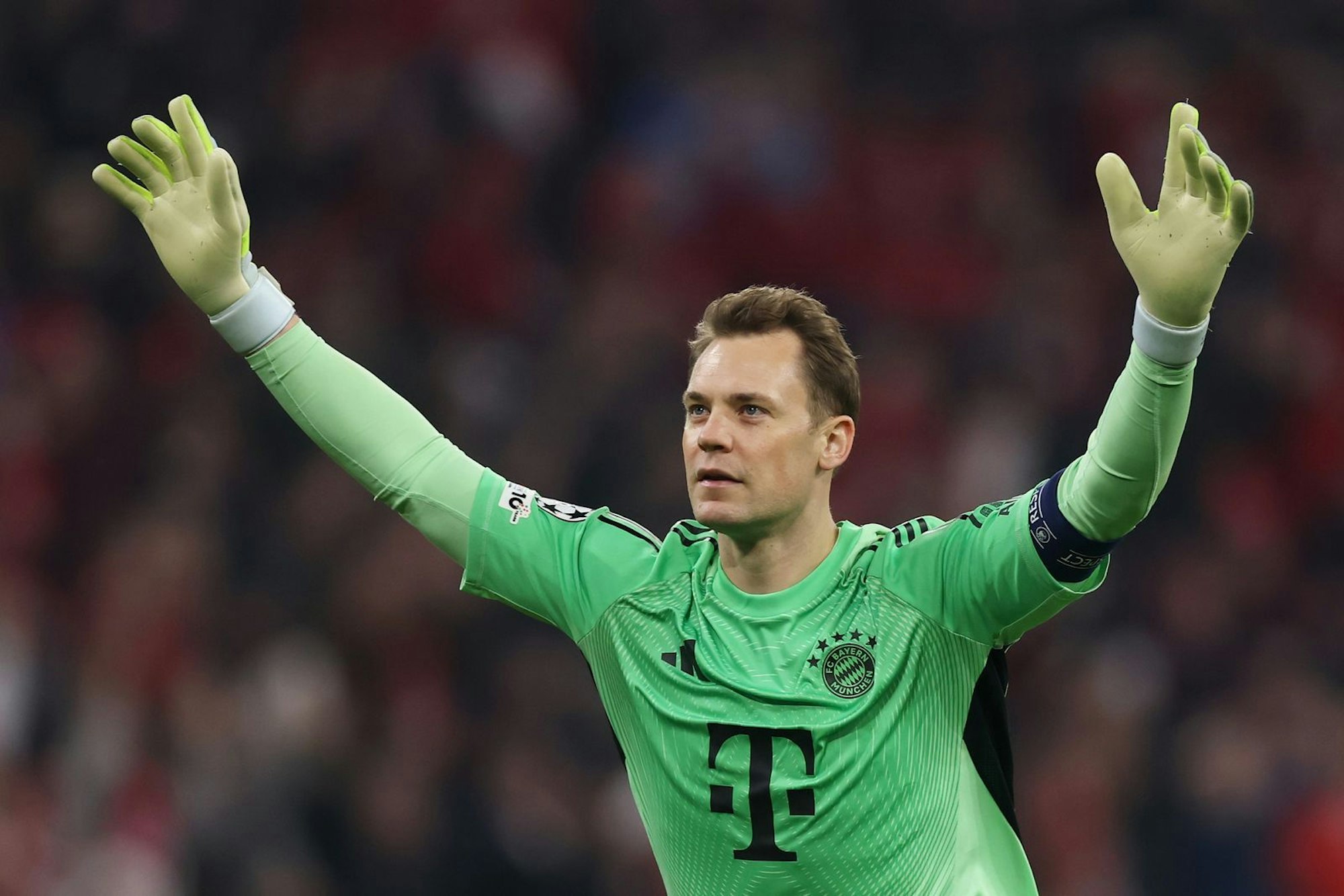 Noch ist offen, ob Manuel Neuer seinen Vertrag bei Bayern München verlängert. (Bild: 2026 Getty Images/Lars Baron)