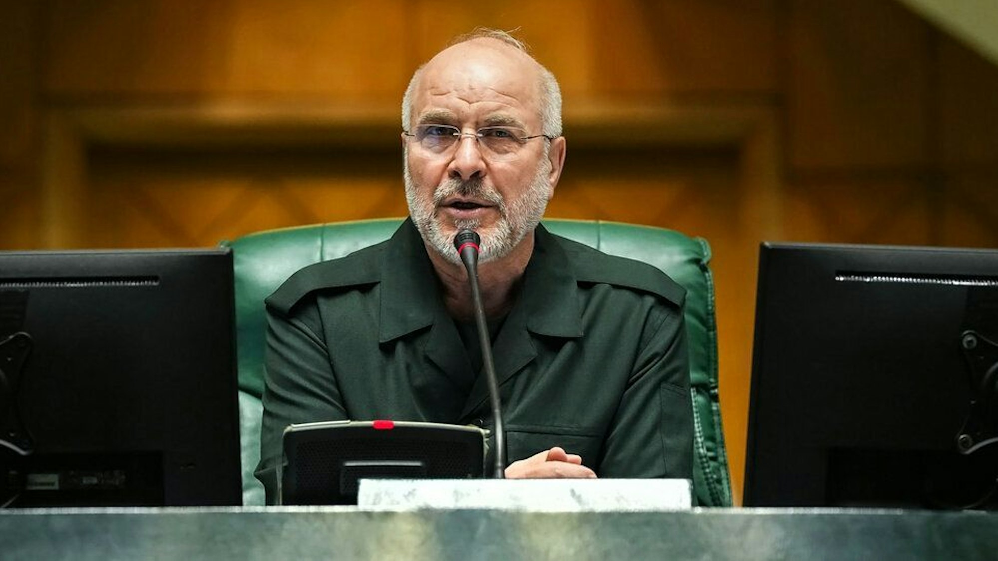 Von Khane Melat, der Nachrichtenagentur des iranischen Parlaments, zur Verfügung gestelltes Handout zeigt Mohammed Bagher Ghalibaf, Irans Parlamentspräsident, in einer Sitzung des Parlaments.