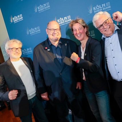 Stefan Pausch, Stefan Hebbel, Steffi Nerius und Marc Adomat freuen sich über Leverkusens Ja zur Olympiabewerbung.
