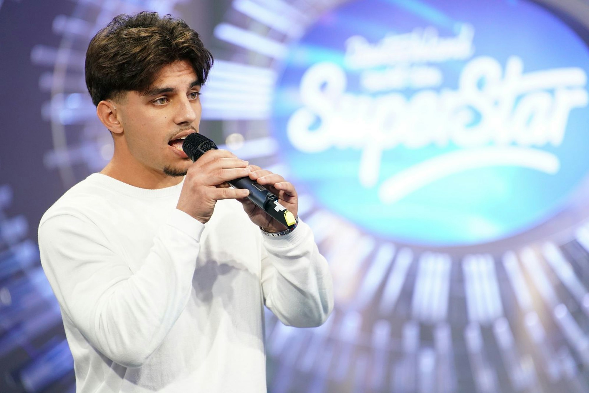 Paco Simic (23) will „auf den großen Bühnen der Welt stehen“. Einen ersten Schritt schaffte er: Er qualifizierte sich für die Top 30. (Bild: RTL/Stefan Gregorowius)