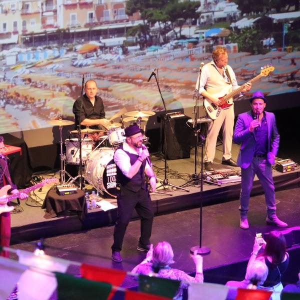 Die Band „I Dolci Signori“ sorgte mit italienischen Hits für die musikalische Unterhaltung beim Eröffnungsfest des Start-Festivals.