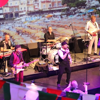 Die Band „I Dolci Signori“ sorgte mit italienischen Hits für die musikalische Unterhaltung beim Eröffnungsfest des Start-Festivals.