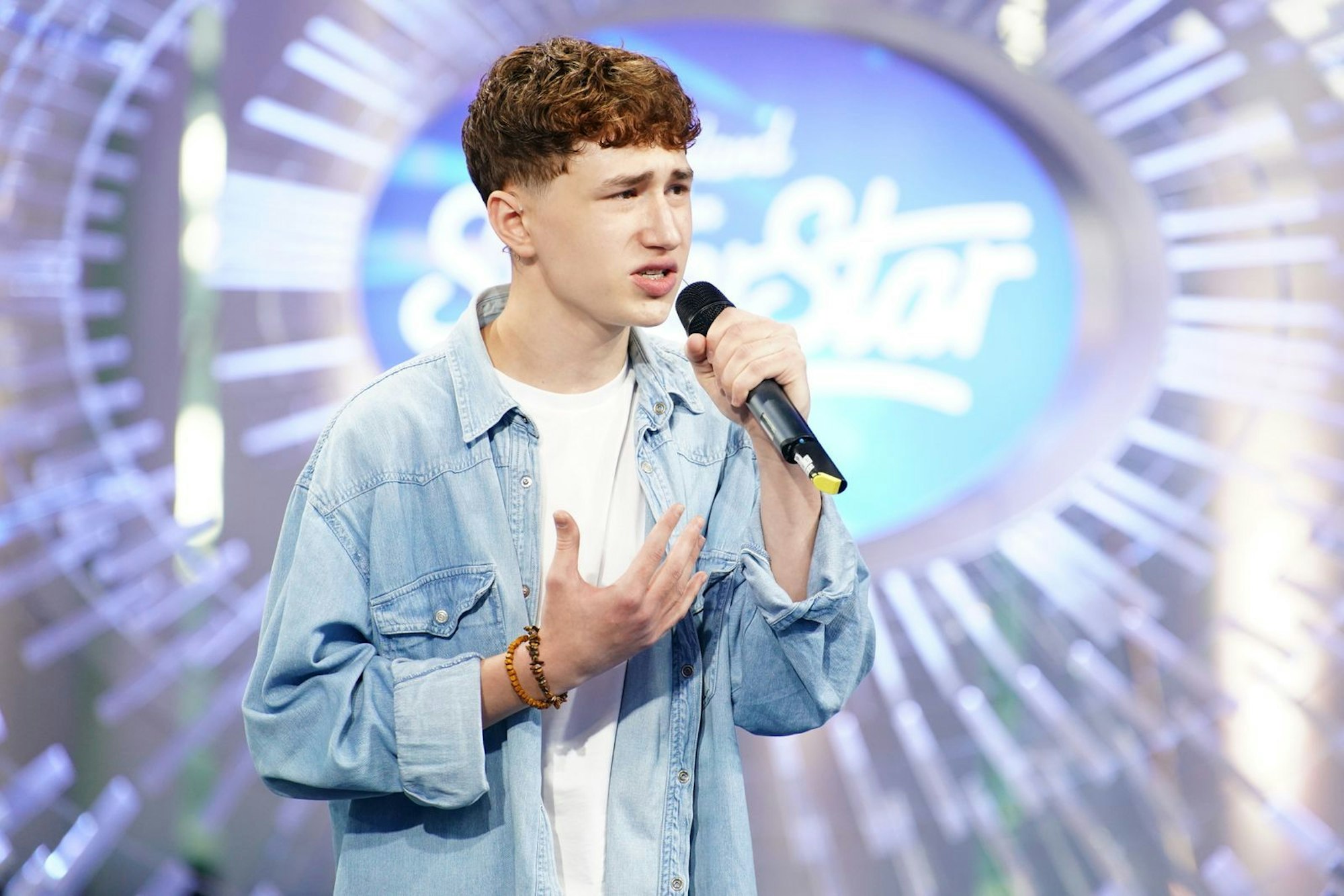 Timur Gross (19) verblüffte Dieter Bpohlen, weil er Justin Biebers „Lonely“ gut performte. Dieter: Ich gab gedacht, du verkackst, haste aber nicht. Top-Leistung.“ Verdienter Lohn: Recall. (Bild: RTL/Stefan Gregorowius)