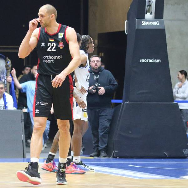 Basketball, Herren, 2.Basketball-Bundesliga, HAKRO Merlins Crailsheim - Bayer Giants Leverkusen 28.03.2026, 2.Basketball-Bundesliga, HAKRO Merlins Crailsheim - Bayer Giants Leverkusen v.l. Enttäuschter Dennis Heinzmann Leverkusen Ilshofen ARENA HOHENLOHE Baden-Württemberg Deutschland DEU *** Basketball, Men, 2 Basketball Bundesliga, HAKRO Merlins Crailsheim Bayer Giants Leverkusen 28 03 2026, 2 Basketball Bundesliga, HAKRO Merlins Crailsheim Bayer Giants Leverkusen v l Disappointed Dennis Heinzmann Leverkusen Ilshofen ARENA HOHENLOHE Baden Württemberg Germany DEU Copyright: xStevenxMohrx