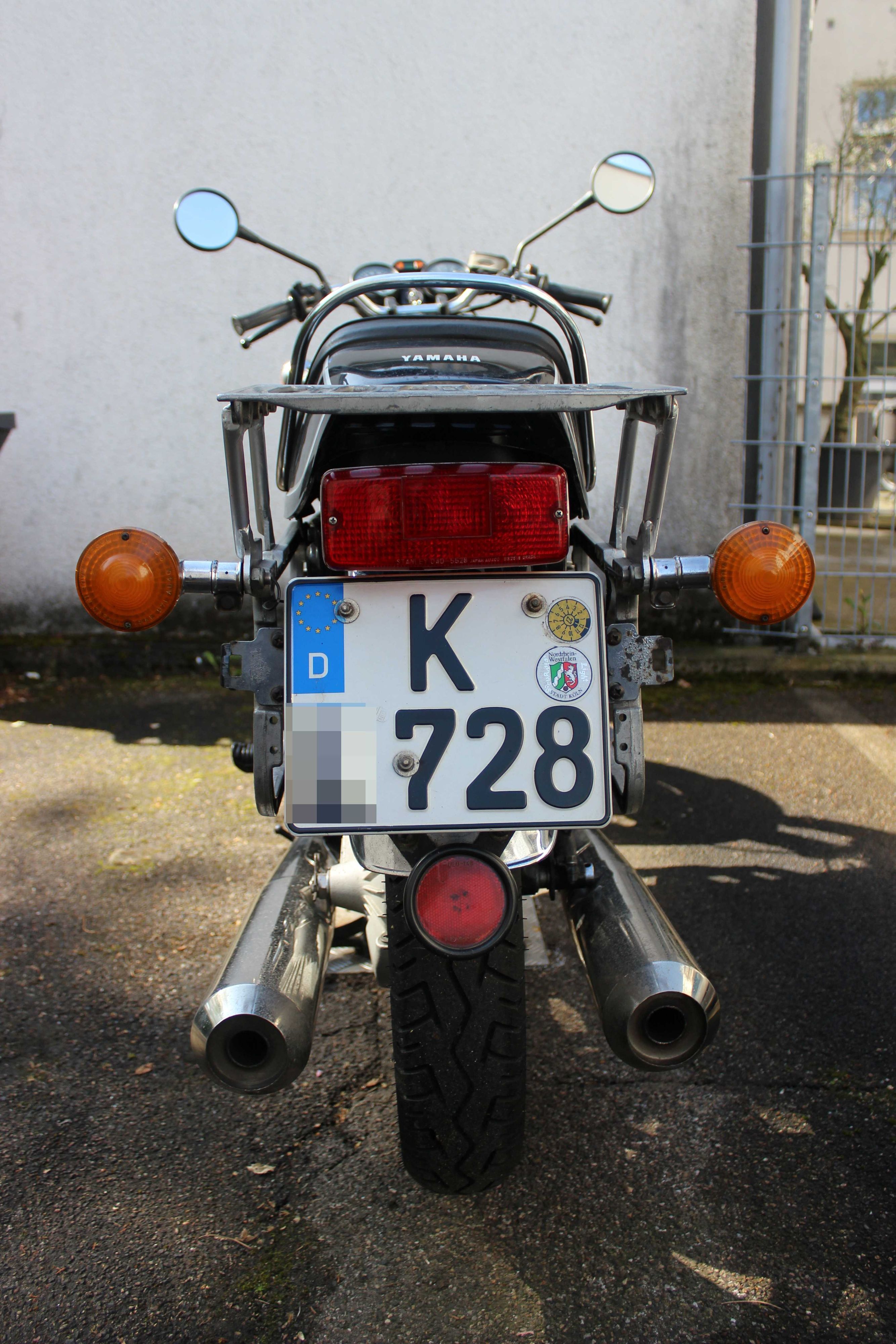 Nummernschild der Yamaha