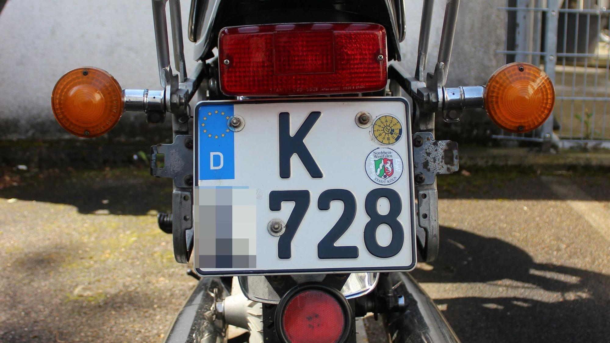 Nummernschild der Yamaha