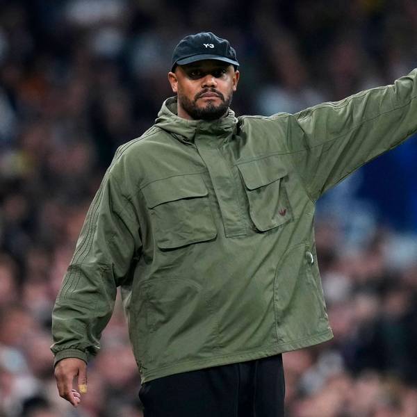 Vincent Kompany von Bayern München an der Seitenlinie.