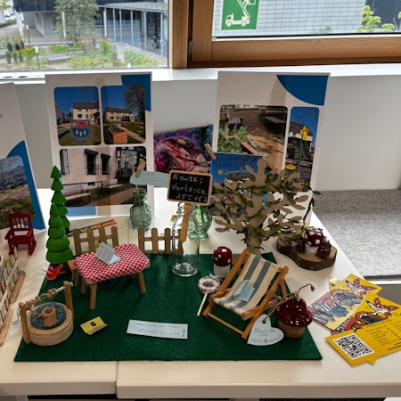 Blick auf den Stand der Bibliothek.