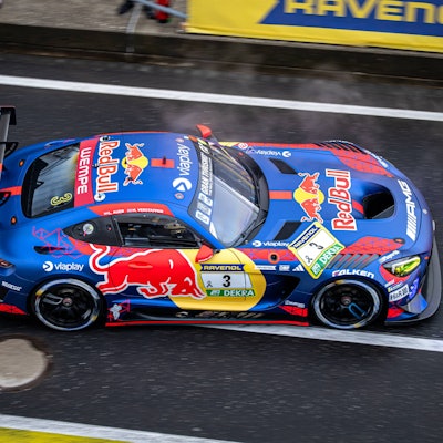 Max Verstappen raste mit einem Mercedes-AMG über den Nürburgring in der Eifel.