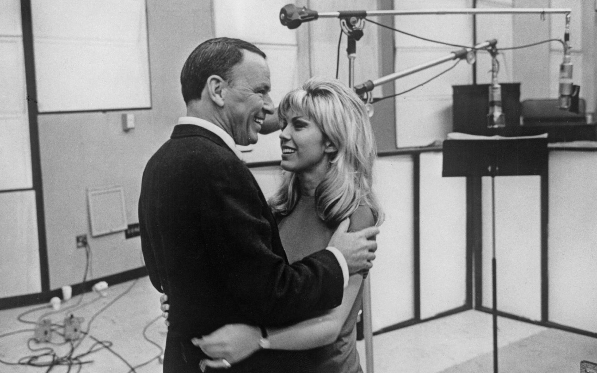 Frank Sinatra, hier zu sehen mit seiner Tochter Nancy Sinatra. (Bild: Keystone Features)