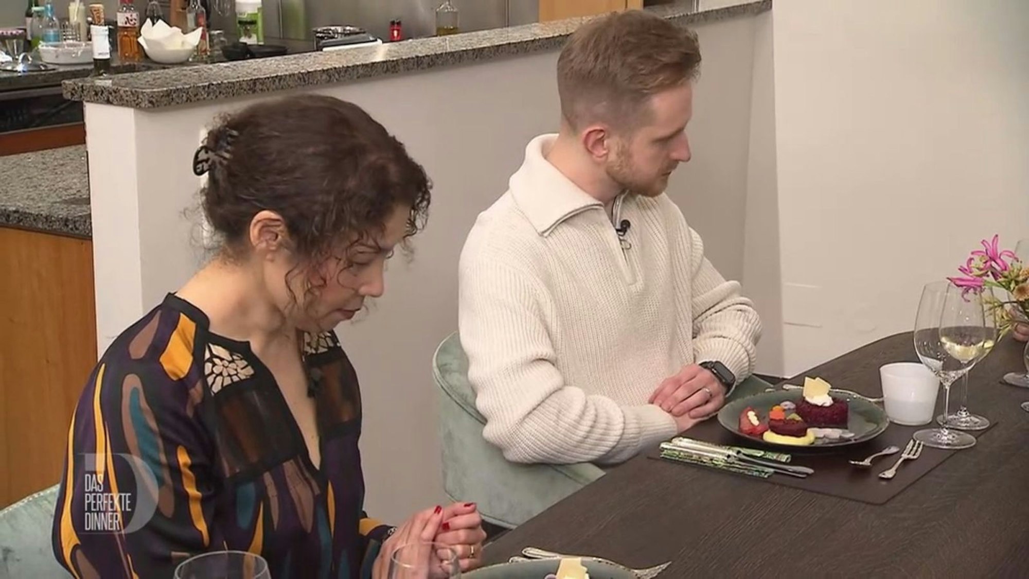 Die Vorspeise bekommt von den Gästen ein „Wow!“, allein schon für die Optik.
(Bild: RTL)