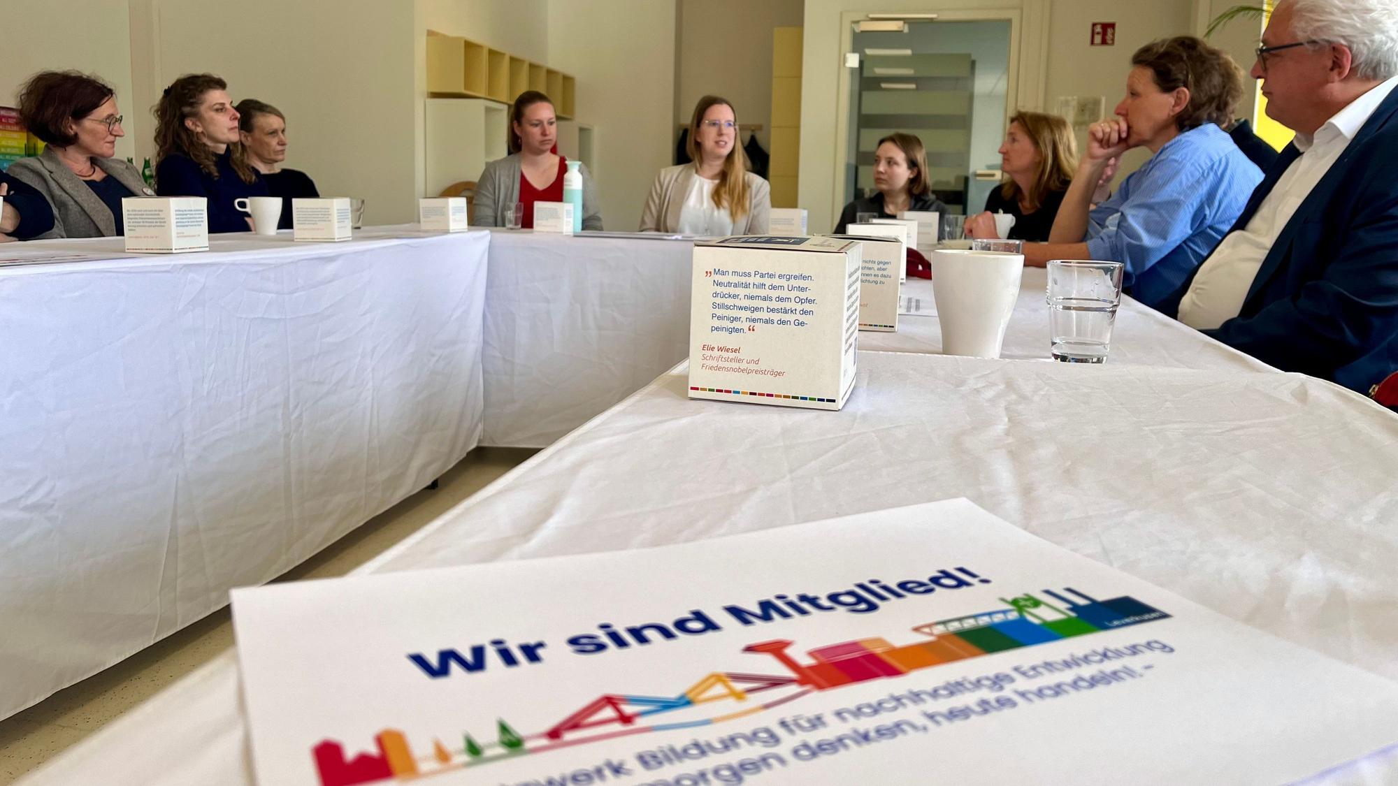 Viele Partner unter einem Logo: Vorstellung des BNE-Konzepts am Naturgut Ophoven.