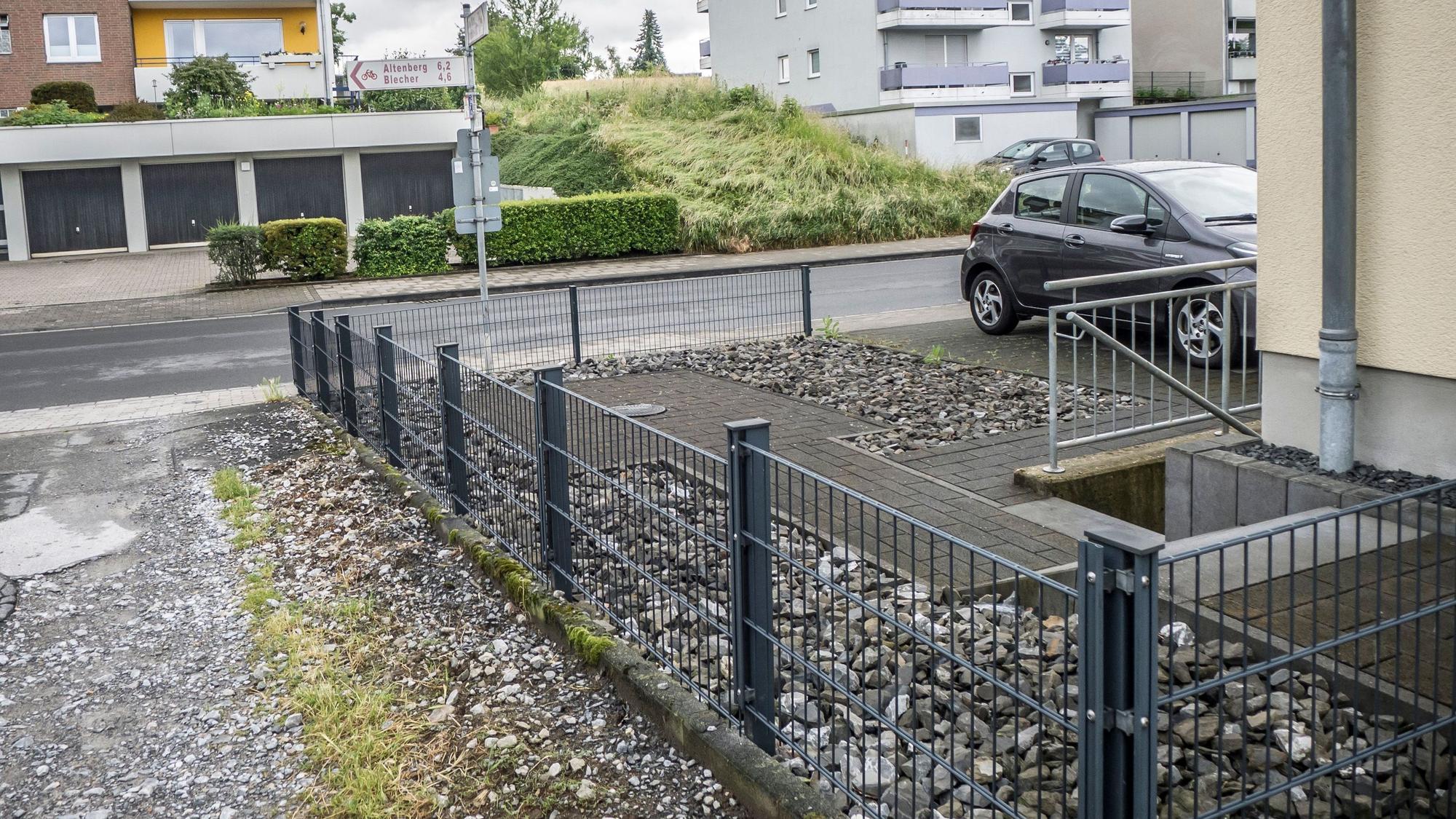 Schotterflächen vor einem Haus in Steinbüchel an der Bruchhauser Straße