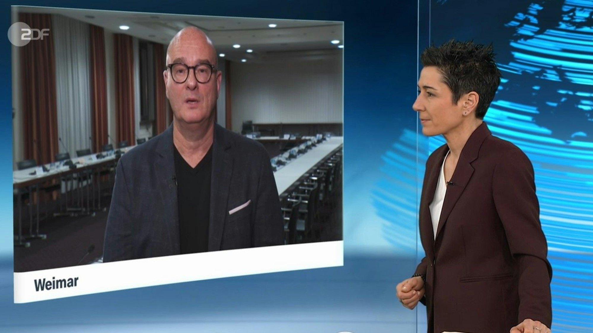 Dunja Hayali im Gespräch mit Dirk Peglow im ZDF.