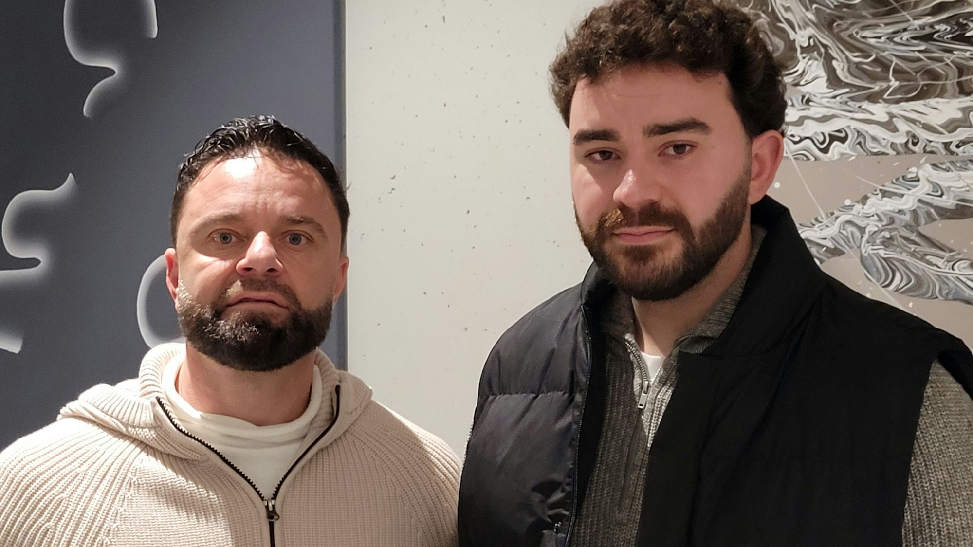 Mirdi Roci (links) und sein Neffe Bleron sind die Investoren, die auf dem früheren Merkur-Gelände in Waldbröl bauen wollen. Jüngst haben die Unternehmer aus den Zuschlag für die restlichen Flächen in der Stadtmitte erhalten.