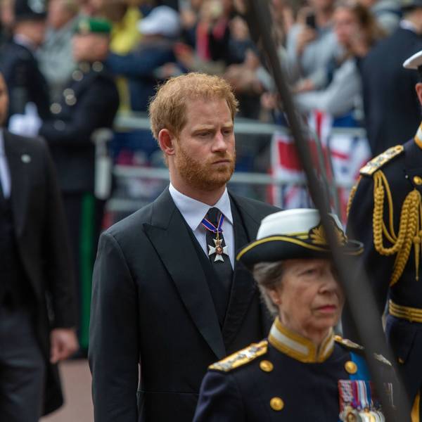 Prinz Harry, Prinzessin Anne und Militärpersonal
