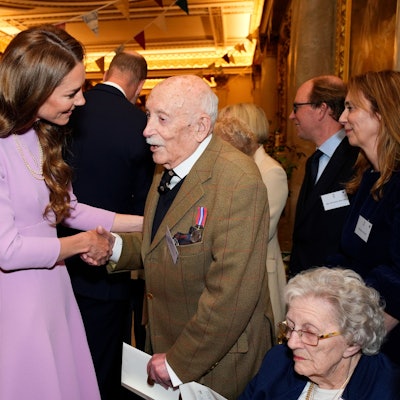 Catherine, Prinzessin von Wales, während eines Empfangs im Buckingham Palace, London, zur Feier des 100. Geburtstages von Königin Elisabeth II.