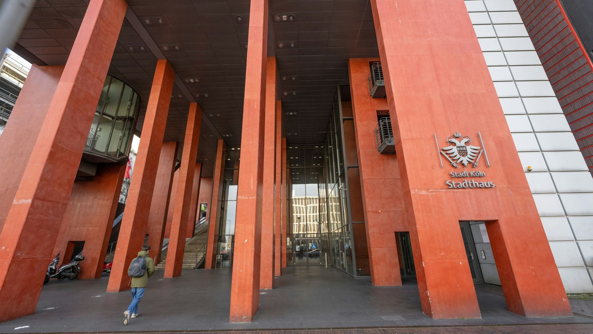 Das Stadthaus in Deutz beherbergt das Technische Rathaus der Stadt Köln.