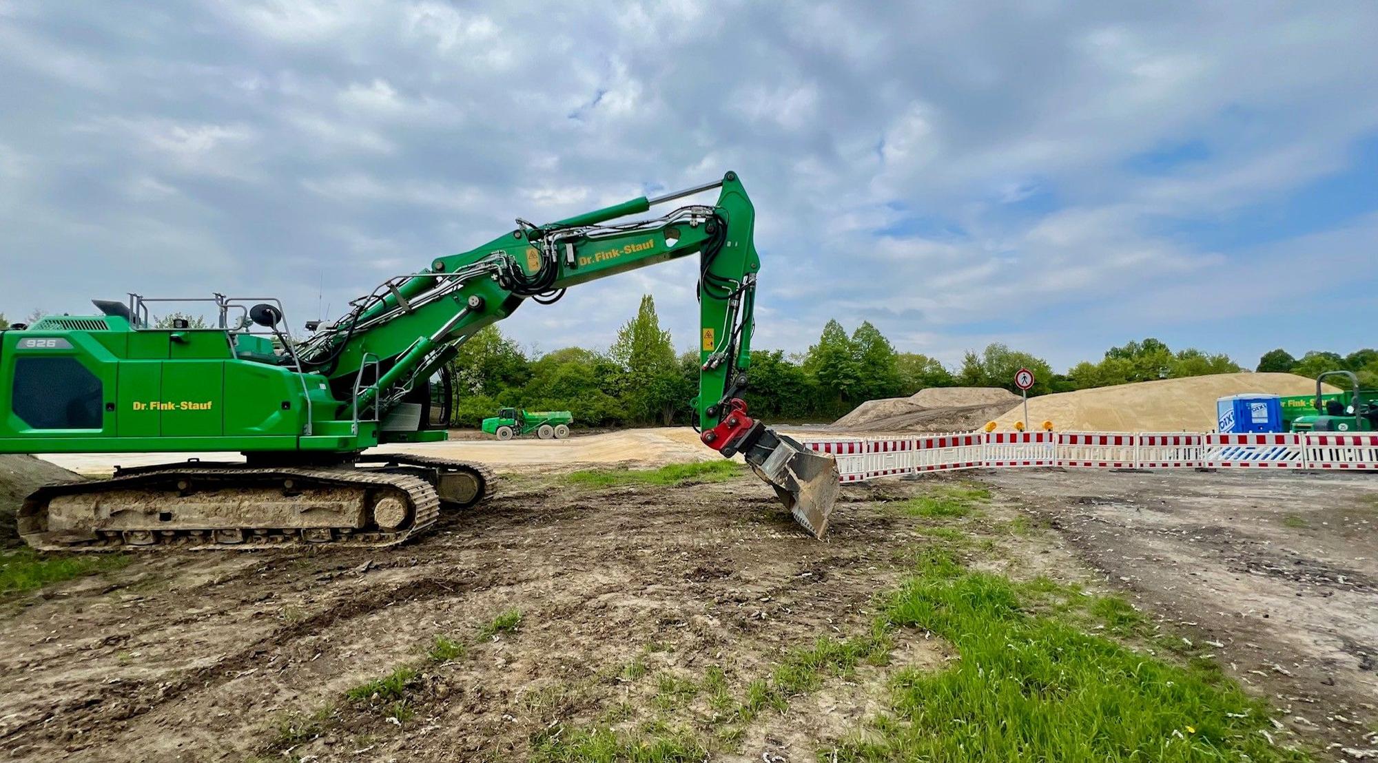Die Stadt Leichlingen baut in der Riedbachaue nahe der Pferdeklinik einen Retentionsbodenfilter.