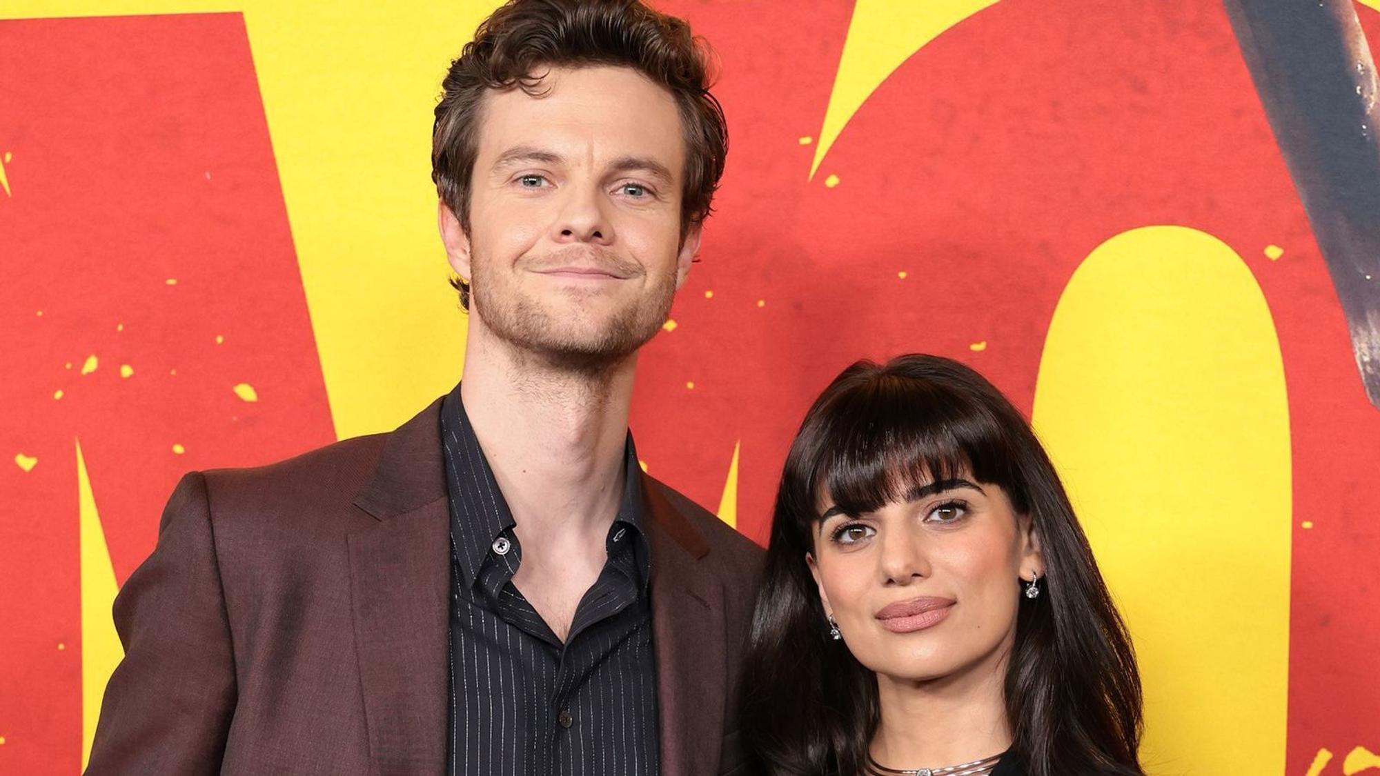 Wie mehrere Medien übereinstimmend berichten, sollen die „The Boys“-Stars Claudia Doumit und Jack Quaid geheiratet haben. (Bild: 2025 Getty Images/Monica Schipper)