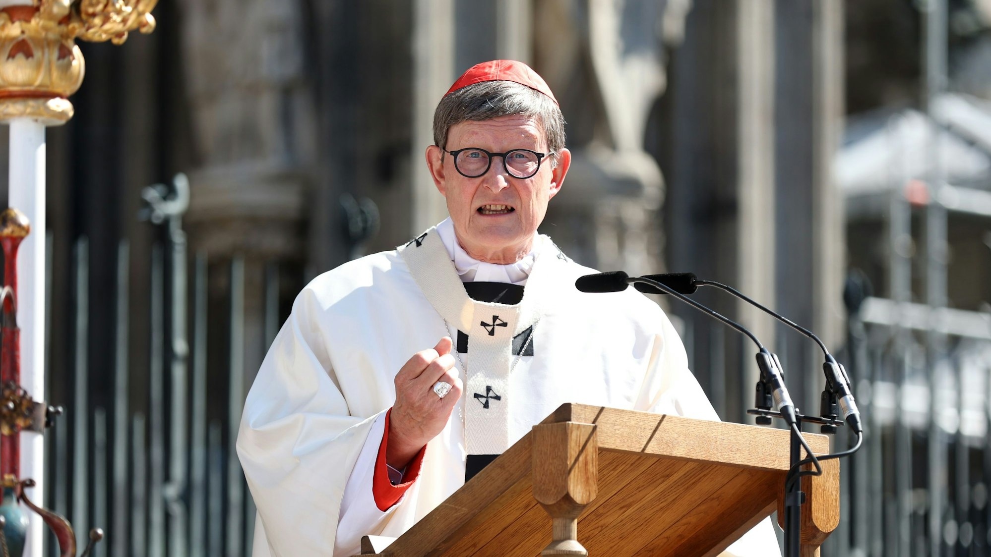 19.06.2025
Köln:
Fronleichnamsfest - Erzbischof Kardinal Rainer Maria Woelki feiert auf dem Roncalliplatz die Heilige Messe.
Foto: Martina Goyert
mgoyert@web.de