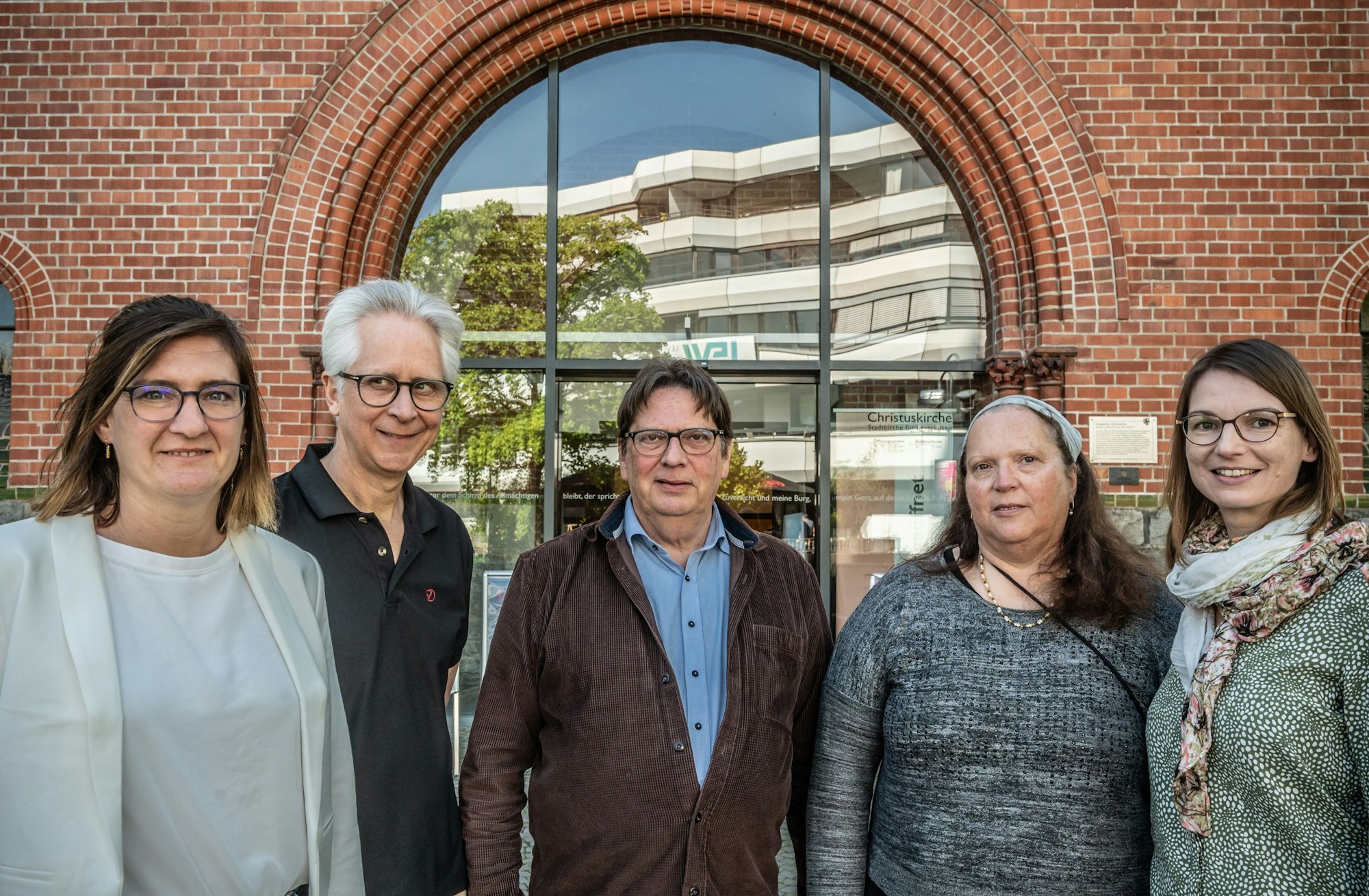 Die Pfarrerinnen und Pfarrer werden bei der Aktion anwesend sein: Jutta Weigler, Gunnar Plewe, Siegfried Eckert, Andrea Stangenberg-Wingering und Karolin Eckstein.
