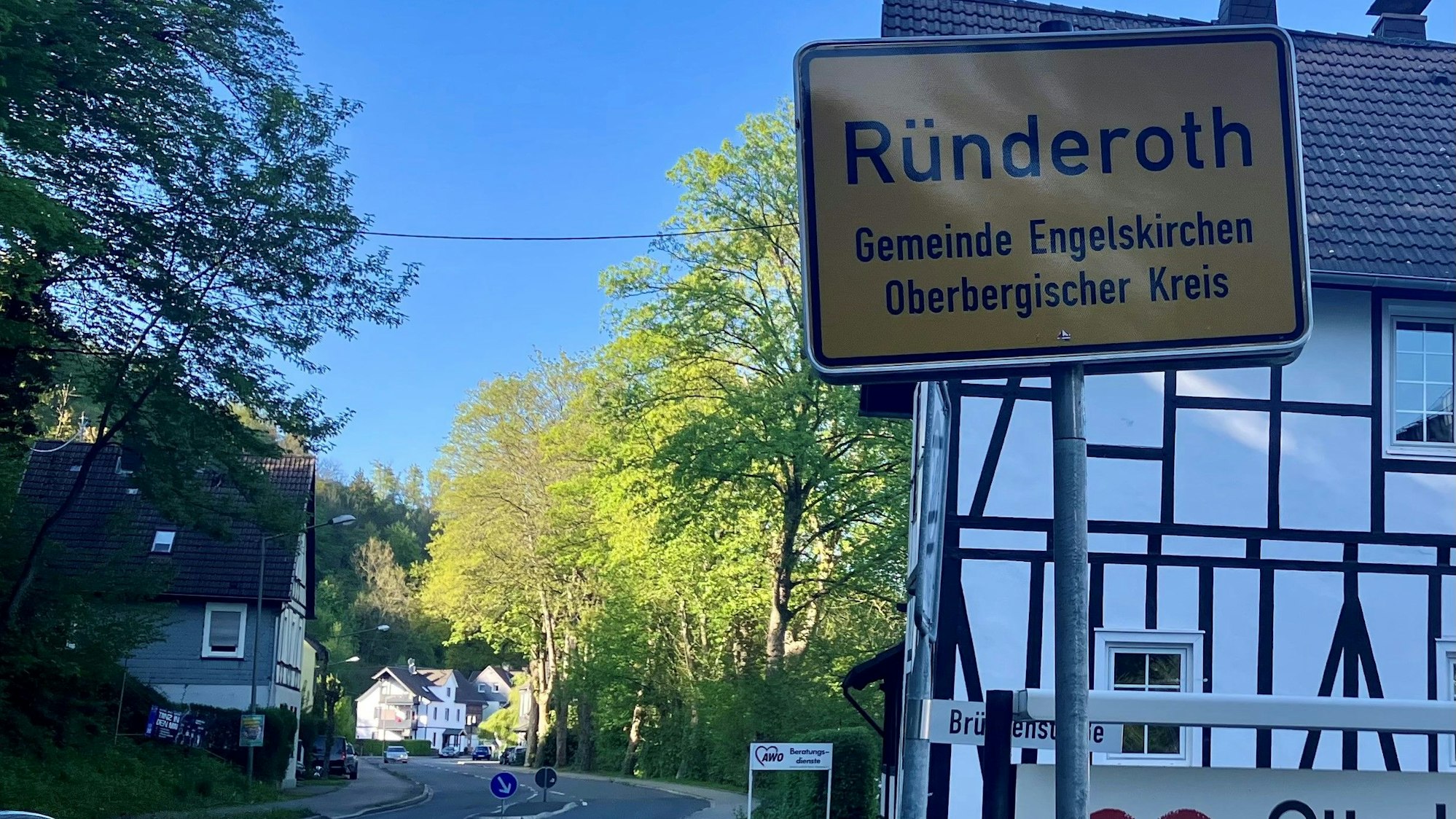 Das Ortsschild in Ründeroth.